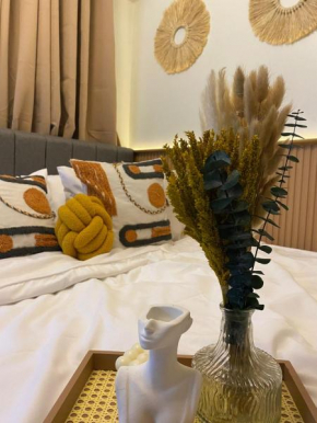 DuxeSuite3 Condo 5 mins walk to moa & near Naia Aiport, Minivideoke, Netflix